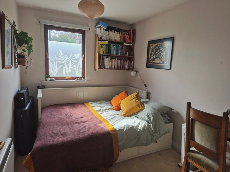 Photo 1: Bedroom
