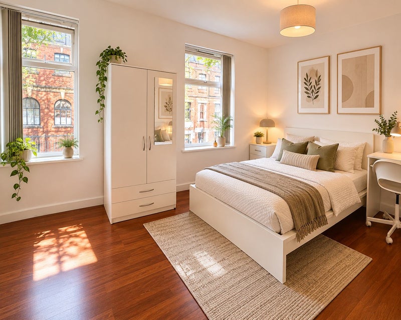 Photo 1: Room 5