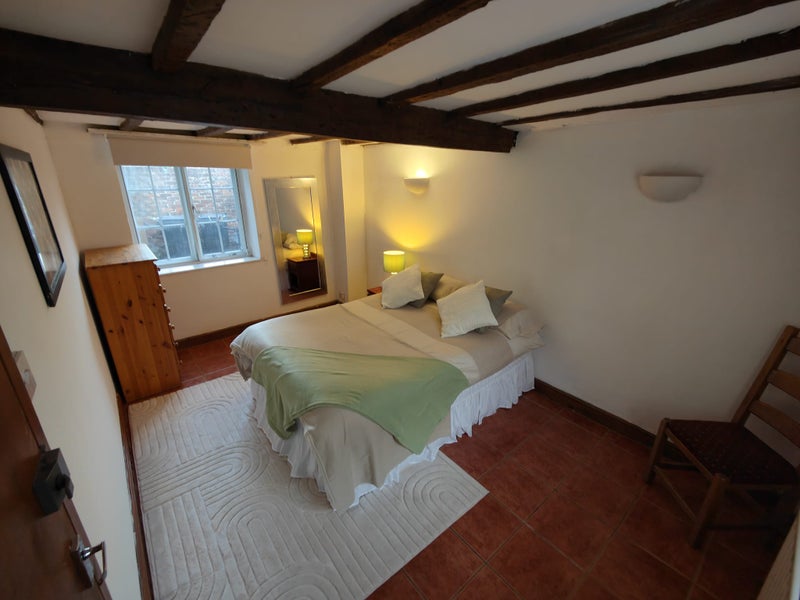 Photo 1: Double room 1 - £160PW/£694PCM