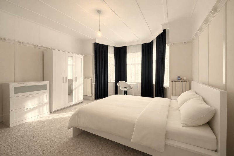 Photo 1: Bedroom