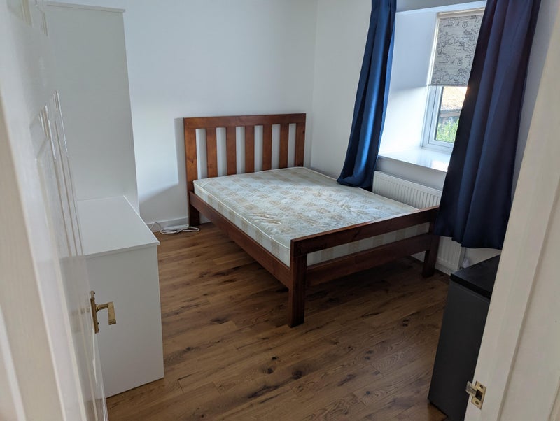 Photo 1: Bedroom 1