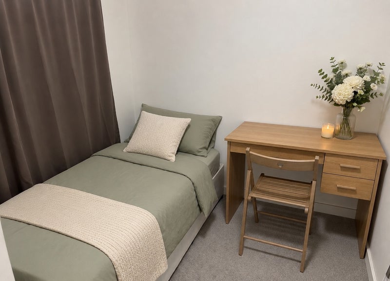 Photo 1: Single room