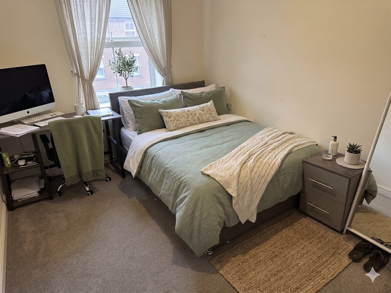 Photo 1: Room 3 - Available 1st  July 26