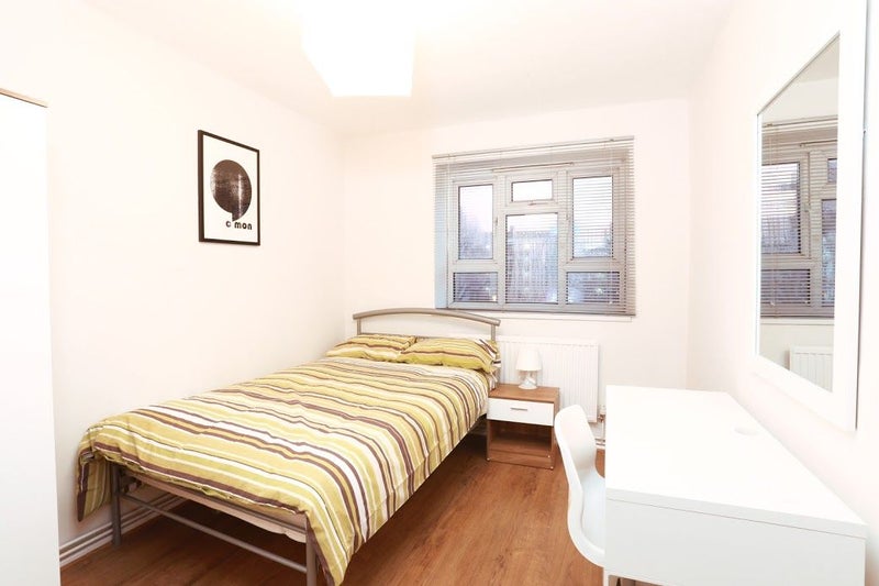 Photo 1: Bedroom 2