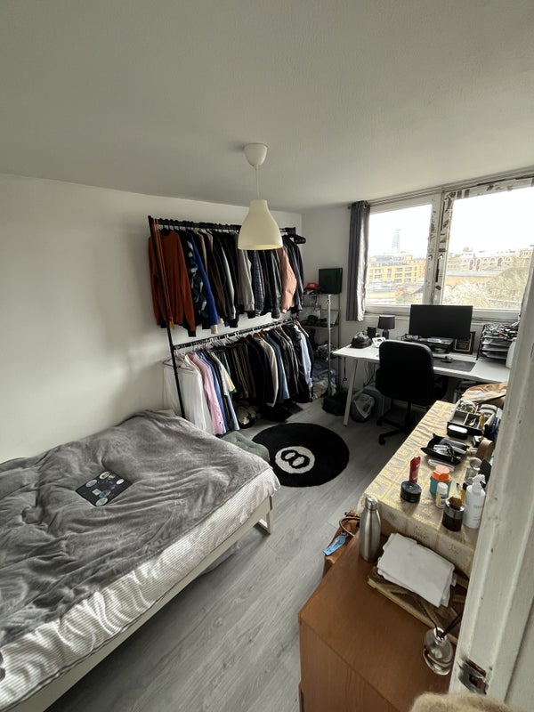 Photo 1: Room Furnished!