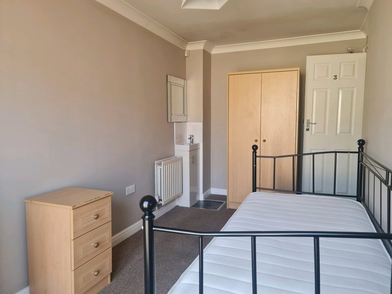 Photo 1: Room 3 with own sink available August 1st
