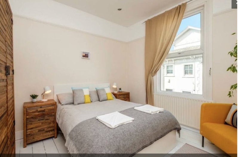 Photo 1: Bedroom 1