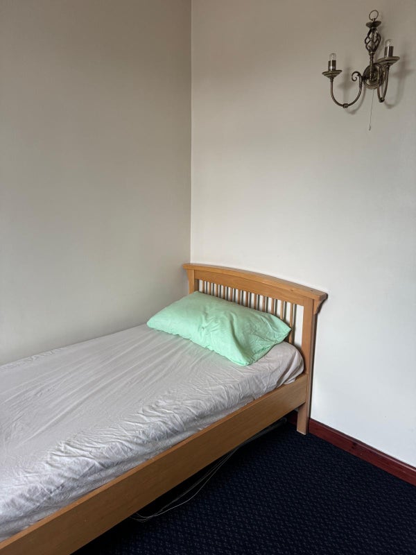Photo 1: Room Pic 1
