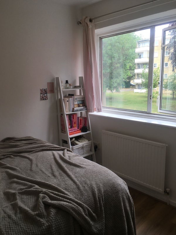 Photo 1: Room 1, £820