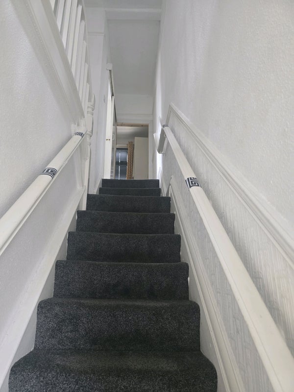 Photo 1: Step