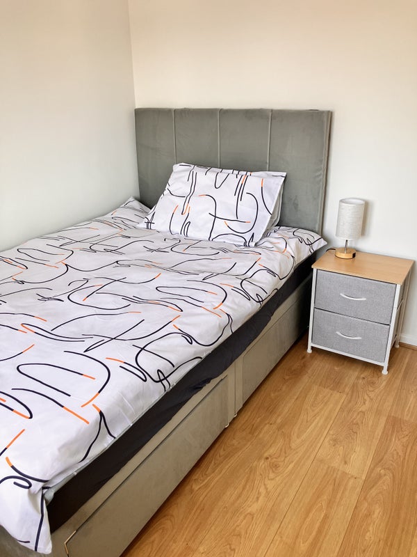 Photo 1: Small double bed, divan drawers with Bed side table