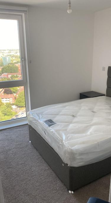 Photo 1: Bedroom