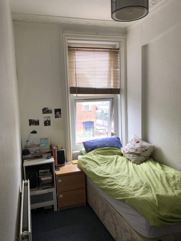 Photo 1: Bedroom