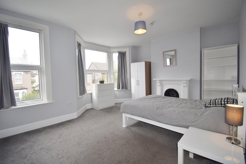Photo 1: Really large Room - plenty of space!