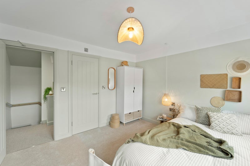 Photo 1: Room 6