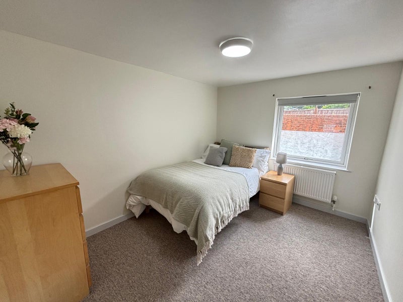 Photo 1: Room 3