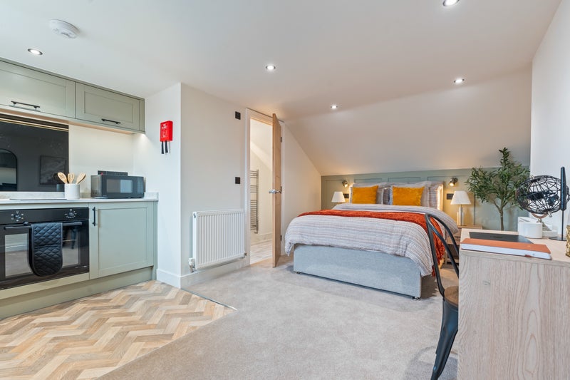 Photo 1: Room 6