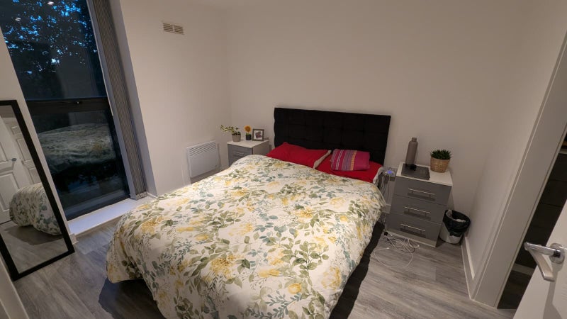 Photo 1: Bedroom 1