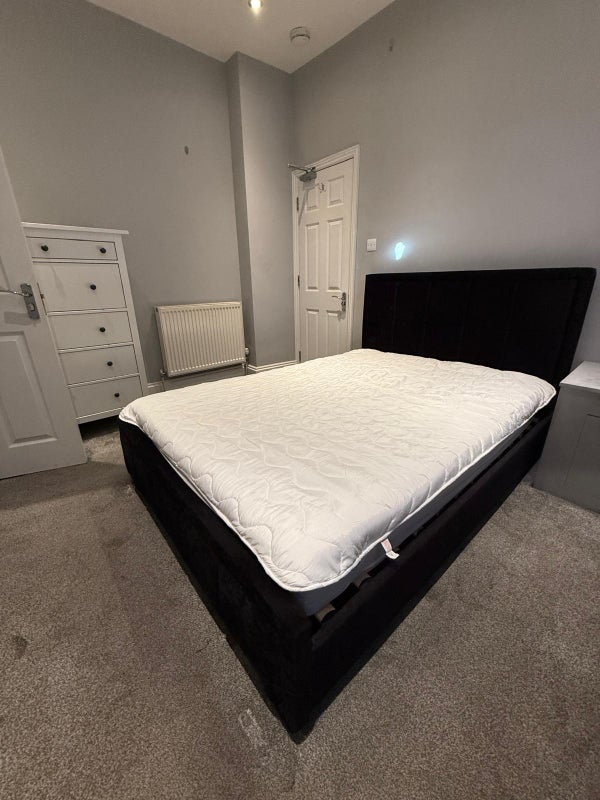 Photo 1: Room 2 Ensuite £1,250 pcm (Including bills)