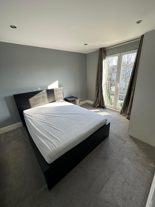 Photo 1: Room 2 £1,070 pcm (Including bills)