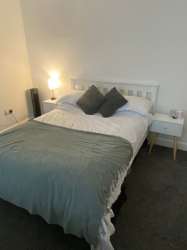 Photo 1: Ground floor bedroom