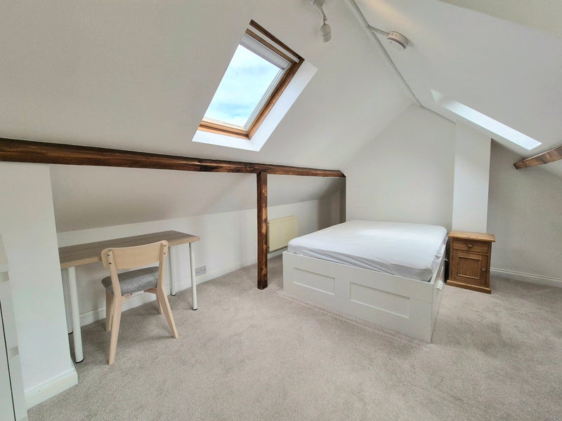 Photo 1: Bedroom picture 1