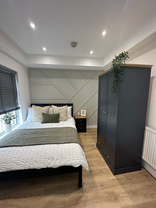 Photo 1: Room 3