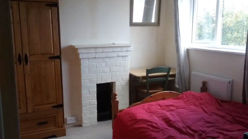 Photo 1: The upstairs double room overlooking the green £560 pcm