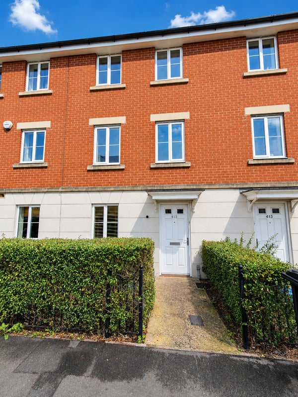 Photo 1: Front of House