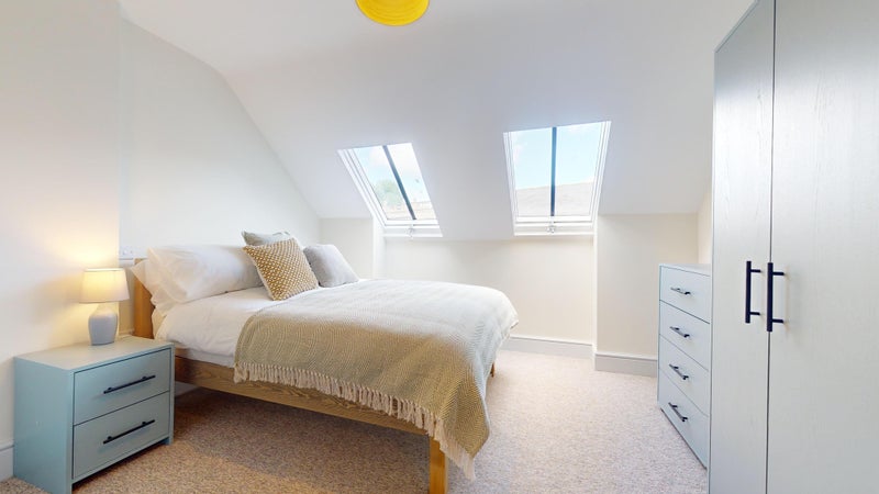 Photo 1: Room 3