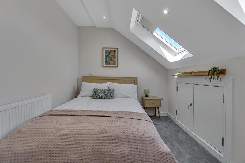 Photo 1: Room 6 