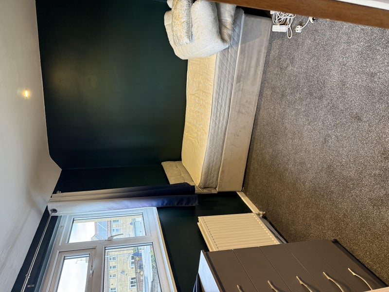 Photo 1: Bedroom