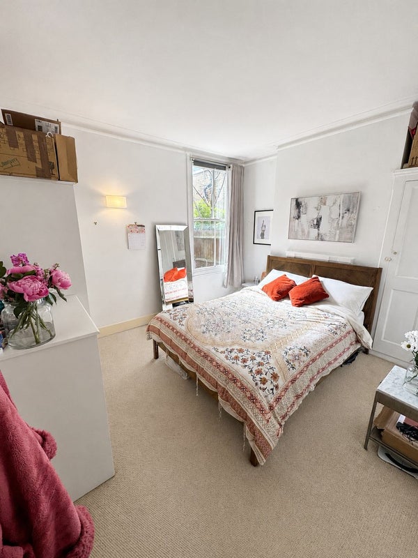 Photo 1: Large room, high ceilings, king size bed