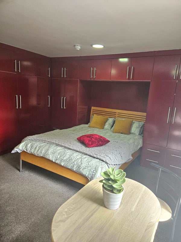 Photo 1: Beautiful Large Bedroom