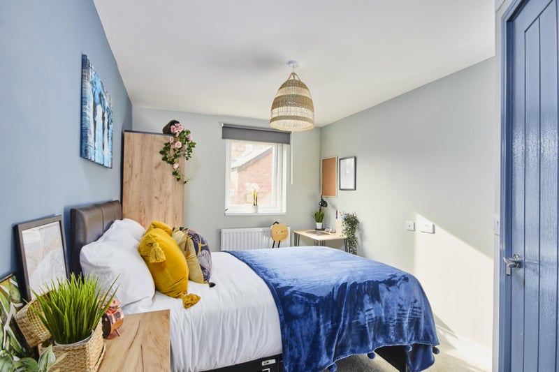 Photo 1: Room 3