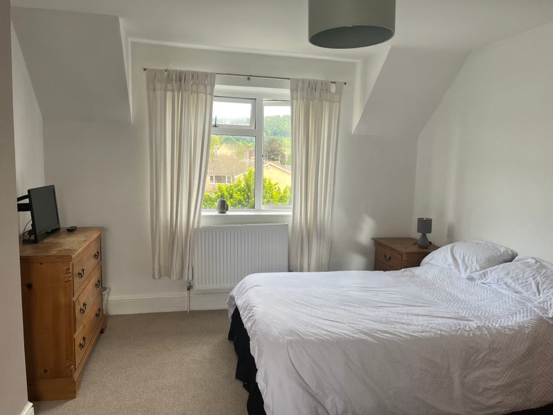 Photo 1: Bedroom
