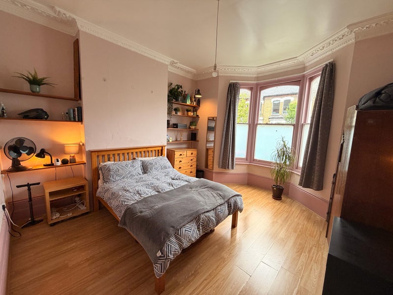 Photo 1: Bedroom