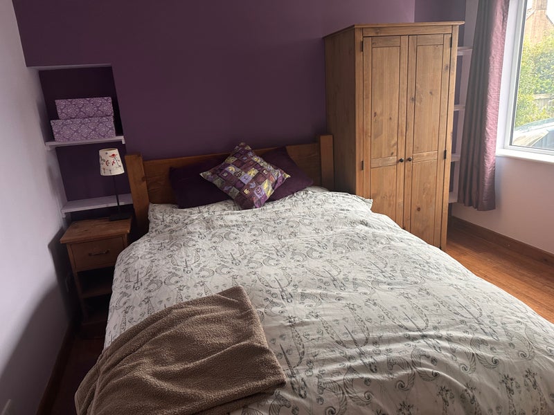 Photo 1: Double bedroom