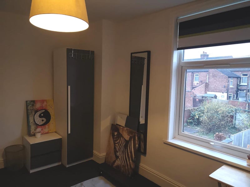 Photo 1: Room 6 
