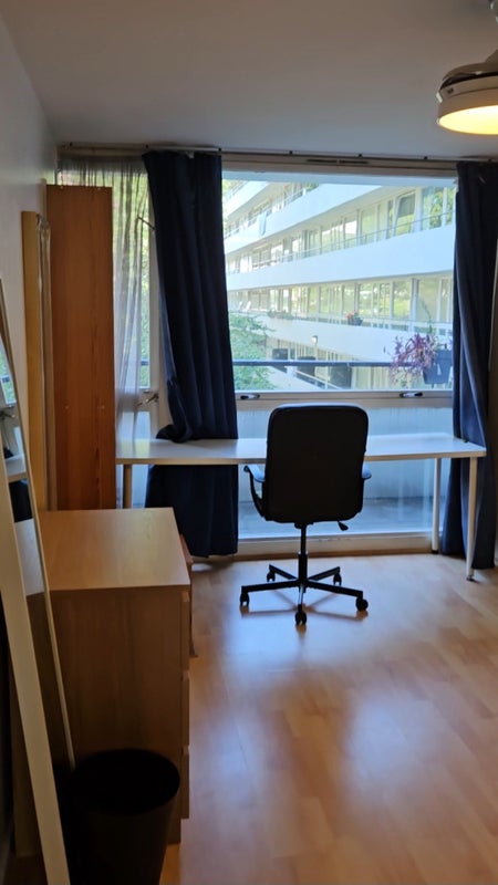 Photo 1: room view