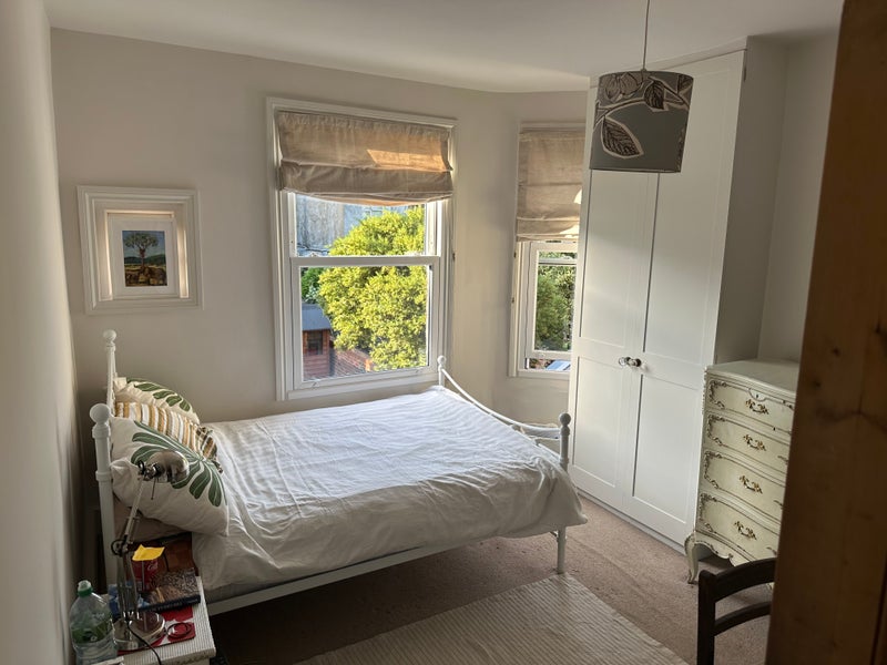 Photo 1: Bedroom 