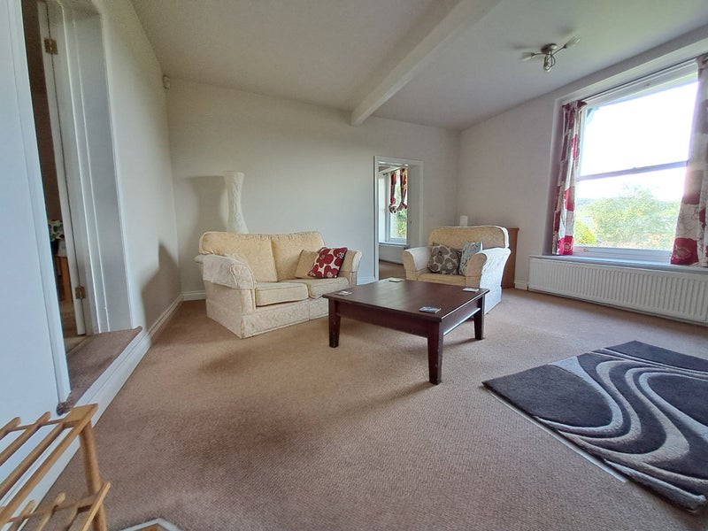 Photo 1: Sitting room