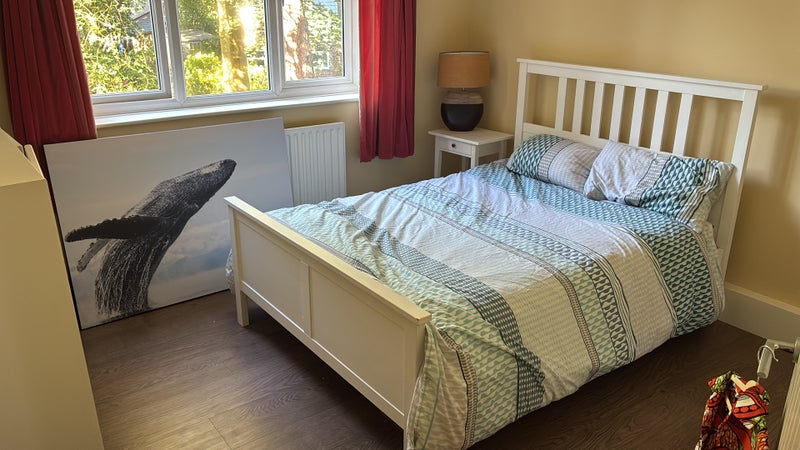 Photo 1: Room to rent