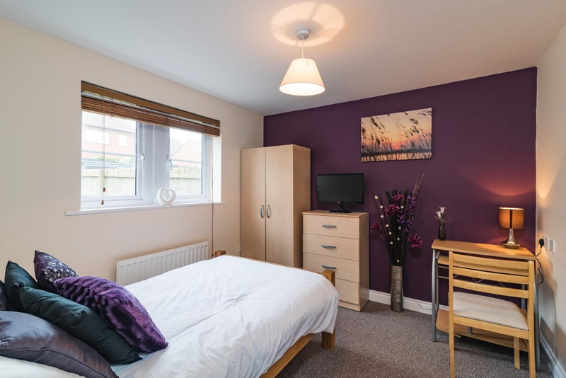 Photo 1: Room 2, medium double, just £395pcm (reduced from £450 this week), sharing the bathroom with just 
