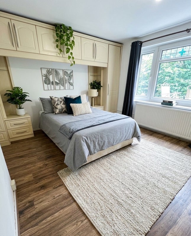 Photo 1: Room C