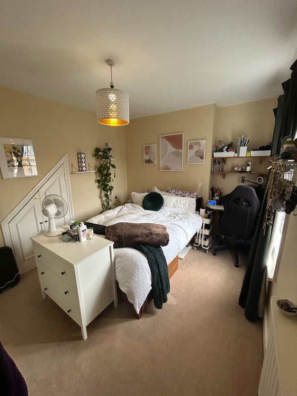 Photo 1: Lower Floor - Bedroom