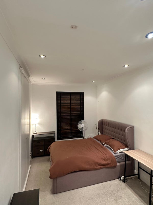 Photo 1: bedroom