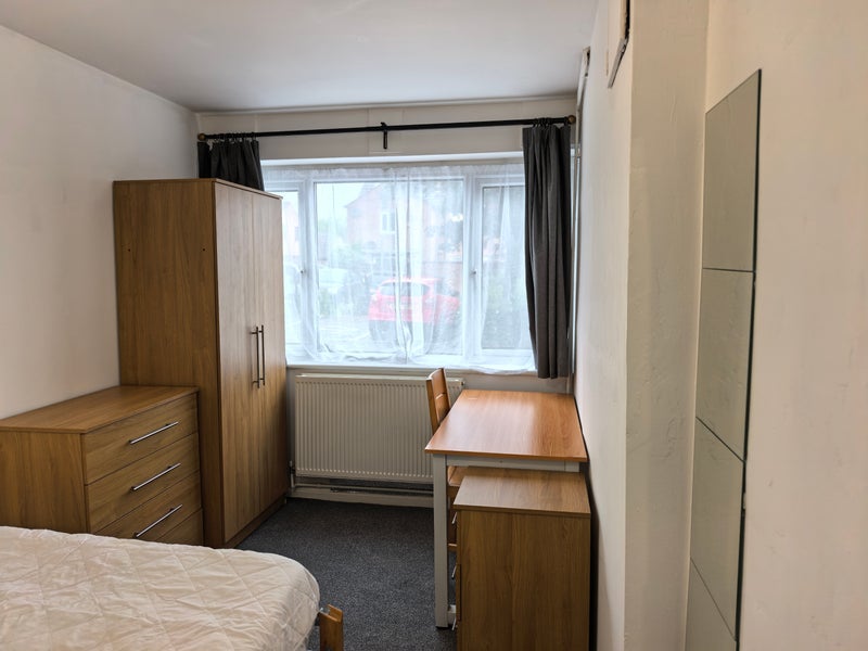 Photo 1: Room 1A