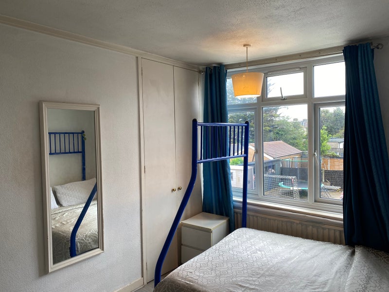 Photo 1: Large window with garden view 