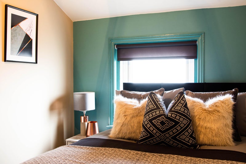 Photo 1: Room 2